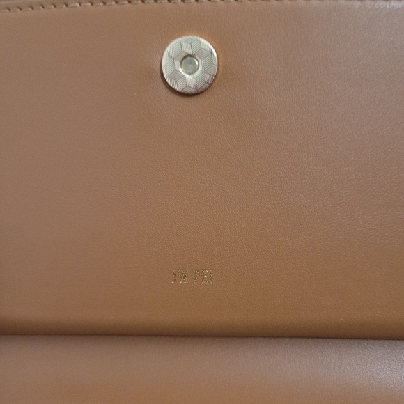 JW PEI Flap Wallet - Picture 8 of 14